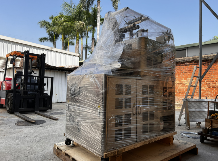 Round Corner Four Side Sealing Pyramid Tea Bag Packaging Machine delivery to Australia